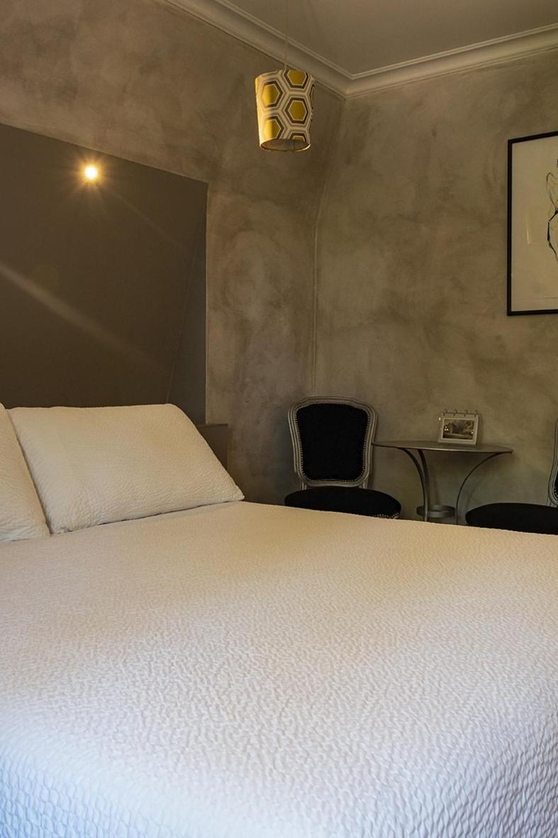 Le Terminus Otel Tournus Oda fotoğraf